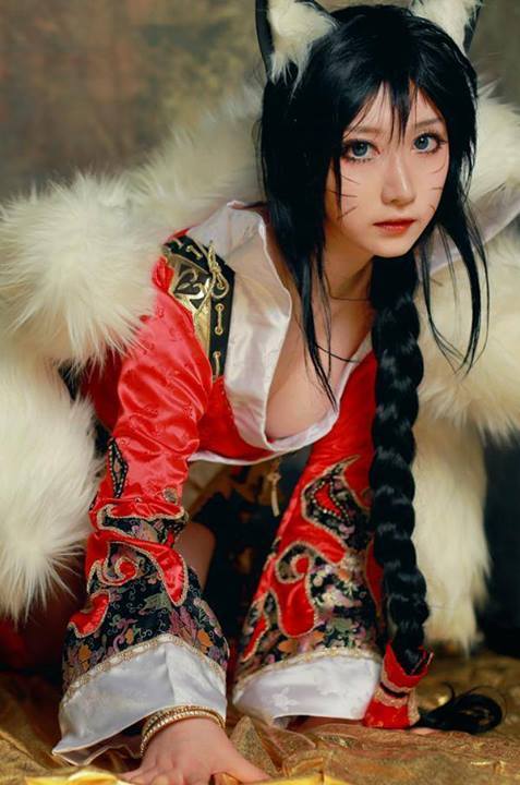 league-of-legends-sexy-girls:  Ahri Cosplay https://www.facebook.com/OfficialPage.Saida