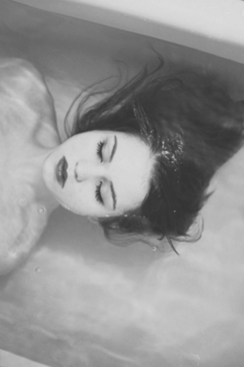 https://juliet1306.tumblr.com/post/110642089179