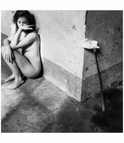 molecoledigiorni:  Ph. Francesca Woodman