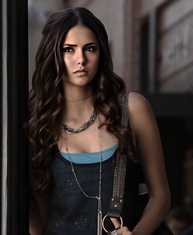 Katherine Aka Katerina Petrova- The Vampire Diaries - Elena Vampire Diaries  Masquerade, HD Png Download - 934x716(#3938120) - PngFind