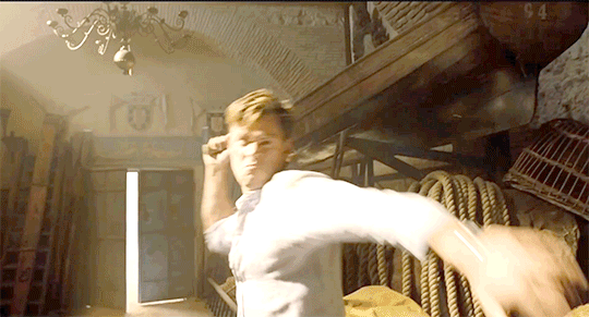 asamandra:  ruinedchildhood:  Thor: Ragnarok / Men in Black: International  He has