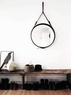 fuckyournoguchicoffeetable:  Fuck your round mirror hanging from a leather strap. 