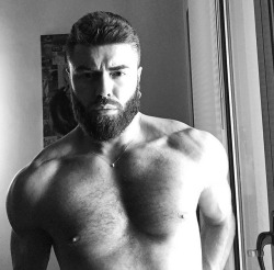 beardburnme:dariomlv Instagram