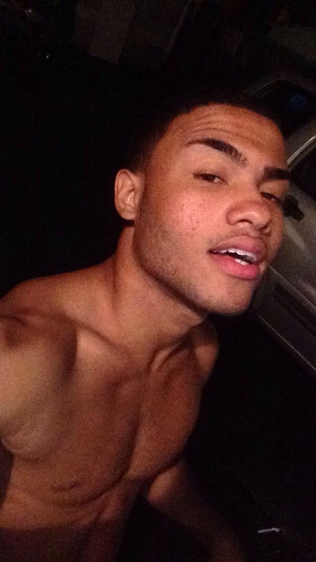snapchatsfinestdudes:  bornonvenus