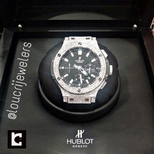 This is Men’s 44mm Hublot Big Bang with DIAMOND CASE & BEZEL!!!🔥🔥 Contact Loucri Jewelers for this and other Luxury Time pieces. Email sales@loucri.com or call 516 960 7757. #loucri #loucrijewelers #lovewatch #lovewatches #watchesforsale #diamonds...