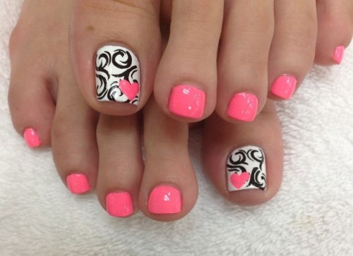 Today we appreciate and celebrate the ladies with Cute Toes. The ones who constantly keep them paint