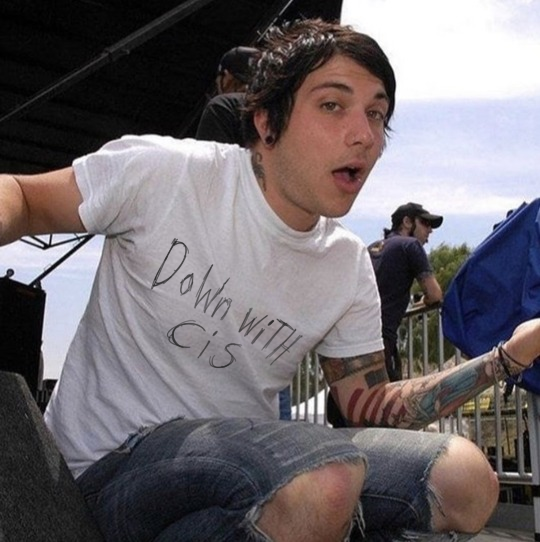 Ray Toro Beer Bong Blowjob Monday Frank Iero Was On The Down With Cis Bus 