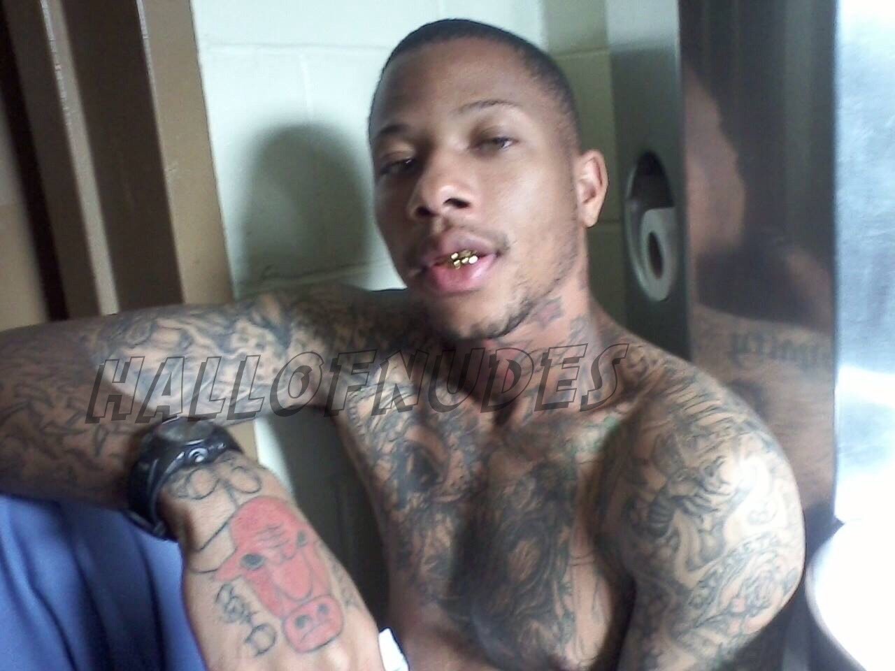 hall-of-nudes:  Prison dick
