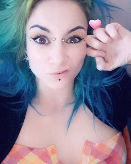 💟💟💟 mygirlfund.com/HotPepper #piercedgirls #cutegirls #canadian #punk #plaid #scowlyfaces #mermaidhair #kawaii #mygirlfund #mygirlfundgirl #ilovemygirlfund  https://www.instagram.com/p/BqFhdvOl28M/?utm_source=ig_tumblr_share&igshid=ftlsn0y3mogb