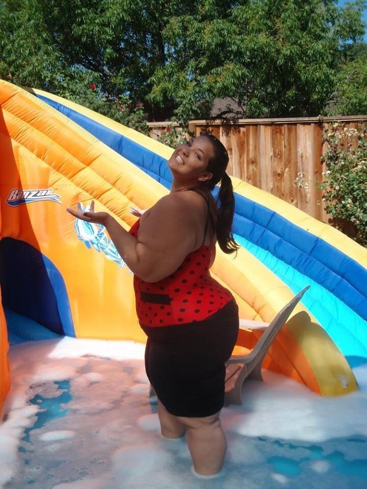 This was me at around 330lbs, age 22-23.  SkinnyBoBerry