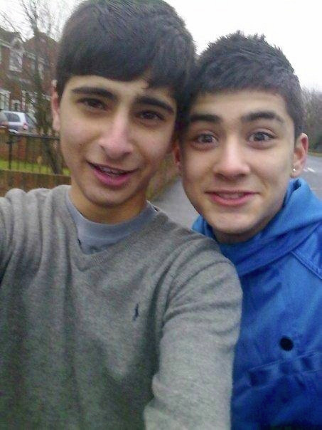 oyezayn: I MISS FETUS ZAYN SO MUCH AND AQIB IS SO HOT NOW OH MYY AND ZAYN WAS ALWAYS A CUTIE IM SOBB