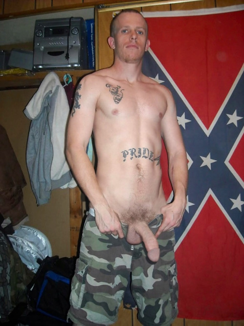 ...AND YET ANOTHER UNNECESSARY GAY NUDITY BLOG