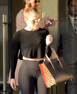 Celebtights:jlo Camel Toe And Gigantic Ass In Leggingd