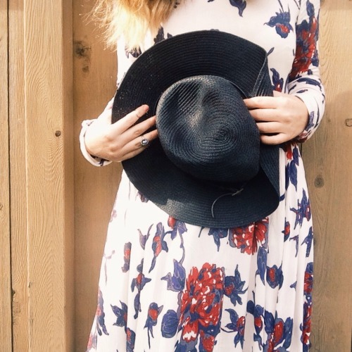 allthetreesofthefield:  My sister told me that I looked like I came straight out of a Jane Austen film and that was probably the nicest thing anyone has ever said to me. #goals I’m in lerv with this Free People dress! 