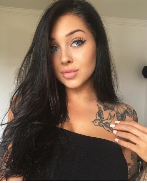 Pretty tattoo girl in Salt Lake City. ID - 212941 –>...