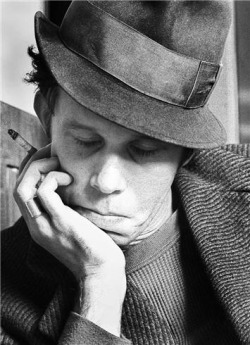 zzzze:COLM HENRY Tom Waits preparing for