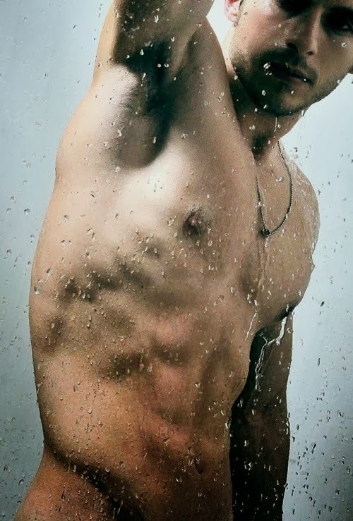 Fucking sexy jock’s wet and hairy armpits in the shower. I hope someone got to clean those rip
