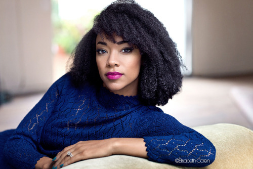 afrodesiacworldwide:  @afrodesiacworldwide Sonequa Martin-Green     gorgeous