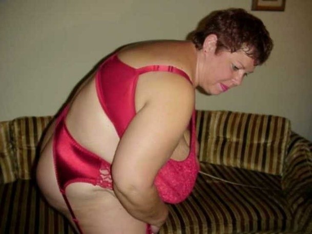 Nothing like a mature bbw in red lingerie! This woman has curves galore and I would