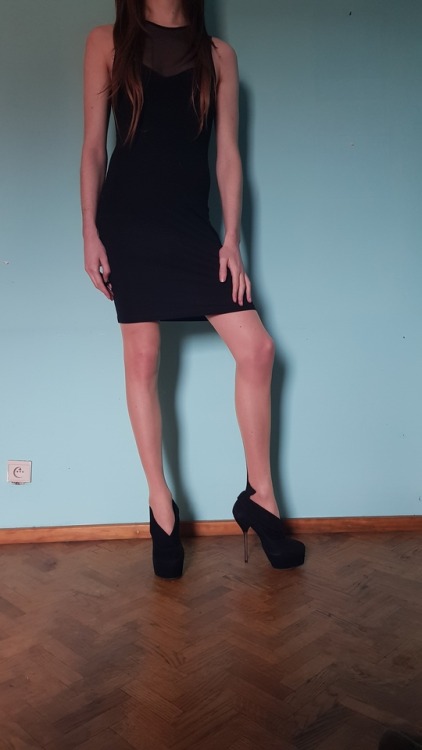 silkysara: So is this outfit hot enough to attend a New Year’s Eve party? Also the best way to