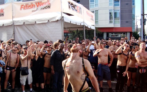 dtx:  the absolute best moment of a rather tame folsom street fair…lad drinks piss from bloke