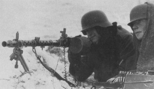 historicalfirearms: The MG34   The German MG34 was developed to fulfil the Wehrmacht’s Einheitsmaschinengewehr or universal machine gun concept. A machine gun that could be used in a variety of roles. The MG34 is widely considered the world’s first