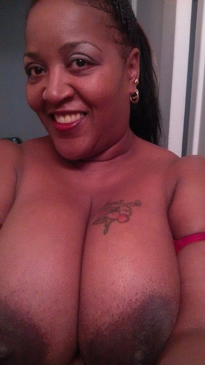 wellhung90:Sexy lady with some nice tits