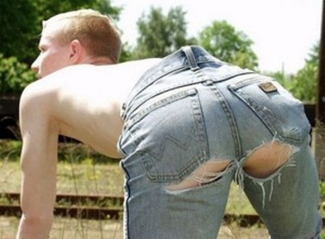 onlyjeansstuff:  #jeans #ass #blonde #outdoor #tight 