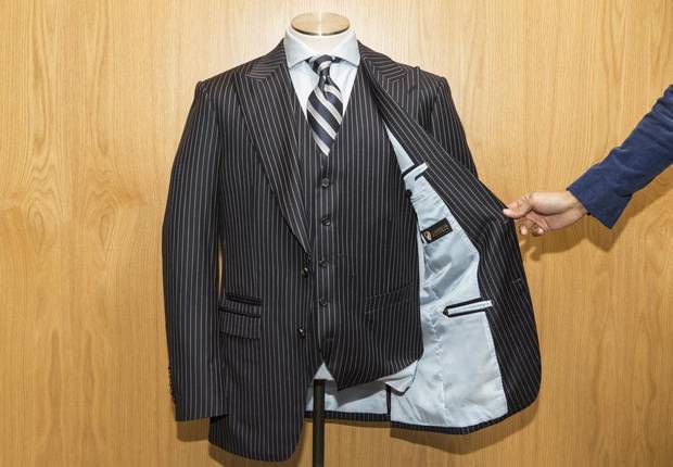 8bitfuture:  Bulletproof Suit Introduced. A tailor in Toronto has released a bulletproof