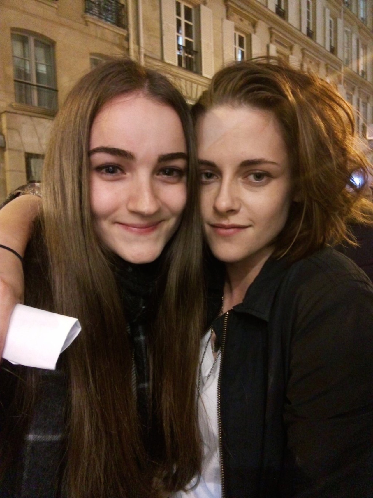 kristenupdates:  With fans in Paris.   Filming &ldquo;Personal shopper&rdquo;