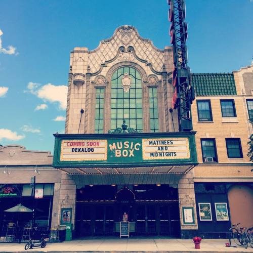 Music box theater #oldmovietheater #chicago #cinema #summer #musicbox (at Southport)