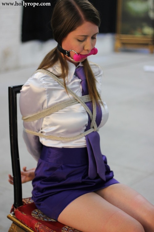 dgjbf: w-gagged: Crissy Marie From Hollyrope 捆绑长袜