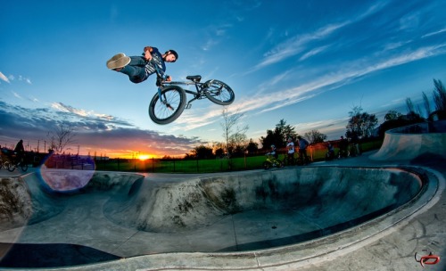 radical-at-best: Tailwhip air. Vividphotography on Pinkbike.