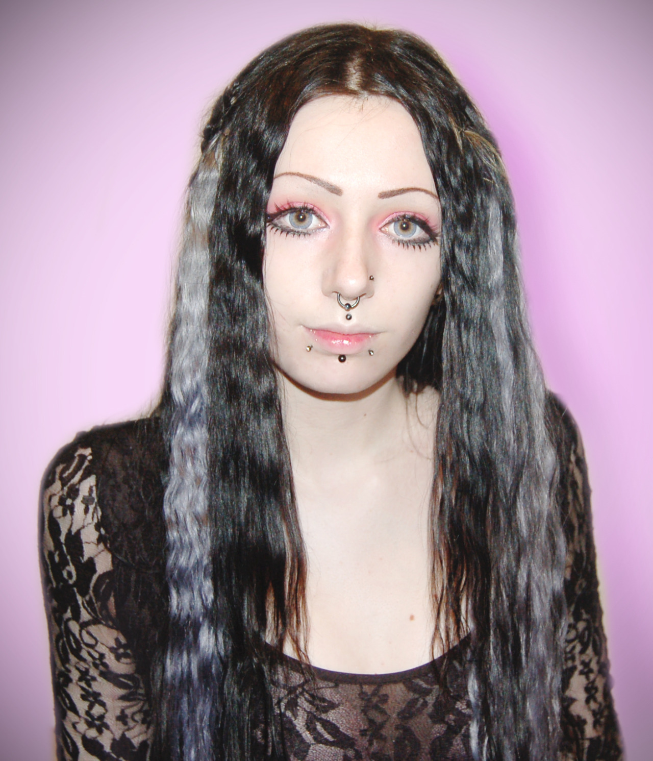 xtoxictears:  I look crap when I smile.&gt;:C