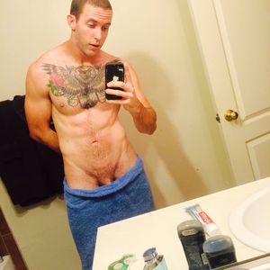 guyswithiphones-nude:  Guys with iPhones http://ift.tt/1bHkUpB