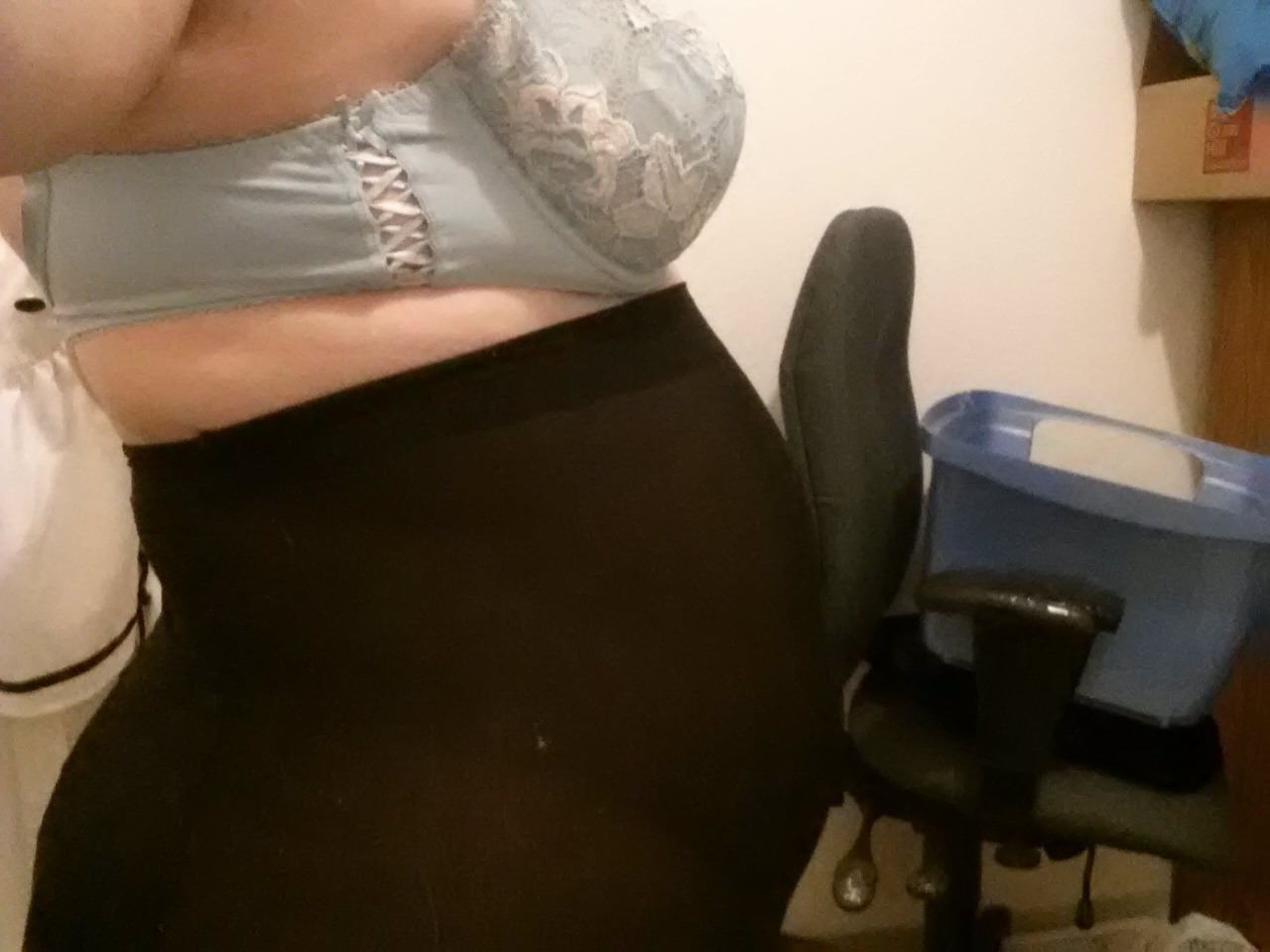 ringabelly:  I’m so full right now that my tummy is all sloshy when I shake it