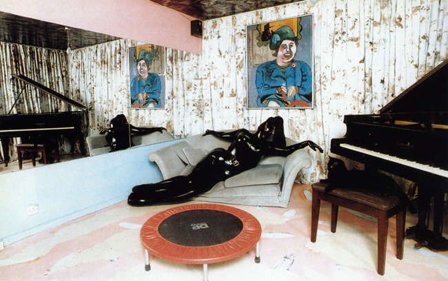 tomakeyounervous:Leigh Bowery, 1992