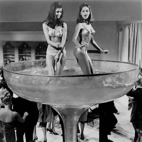 aloneandforsakenbyfateandbyman: Roseann Williams and Tara Glynn dance in a cocktail glass tub on the