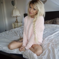 samiilamorte:  | 💖Pink fluffy sweater love💖 |  #longhair #longhairdontcare #ombrehair #cutesweater #inkedgirls