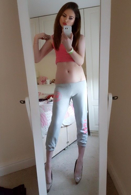 pennylittlekitten: Sporty outfit with high heels on lolz 😊