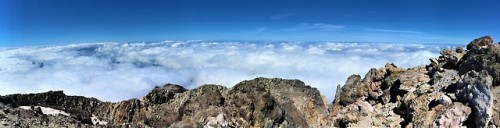 quantumbeam: Mt. Taranaki (2518m) Kozel tokeletes idojarassal igazi elmeny a maszas!A nap elso sugar