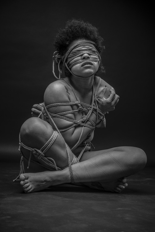 mbradfordphotography:  From my last rope shoot. Rope and photos by me, model Naomi_Tiger  