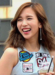 kimnatozaki:just twice things: mina’s gummy smile