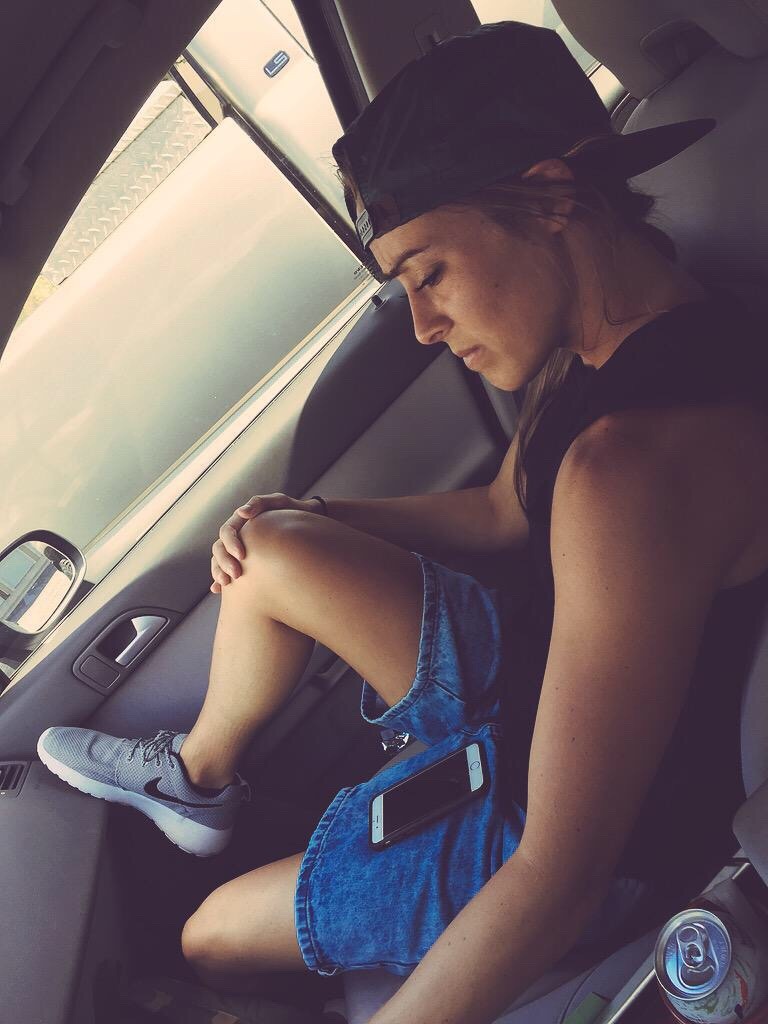 thebrownlesbian:  👭