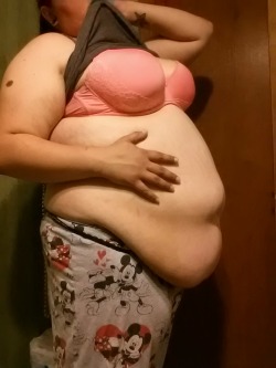 obesegoddess:  Big belly 