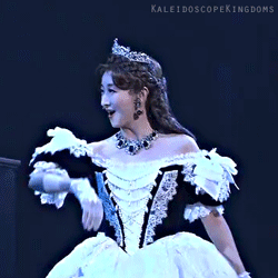 kaleidoscopekingdoms: Hanafusa Mari in the 2015 Toho production of Elisabeth