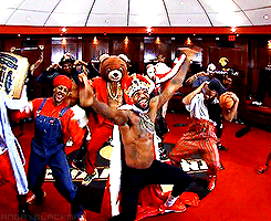 theicewaterjoneseffect:  stringerbells-deactivated202105: Harlem Shake - Miami Heat Edition (x)  Not a Heat fan, but this is major! 