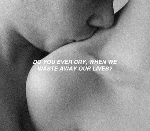 onedirectionslyrics: do you look at us and laugh, when we hold on to the past?