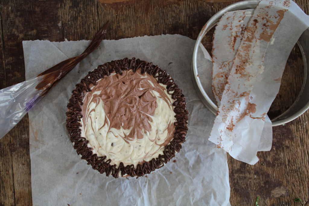 foodffs:  How to Make a No-Churn Ice Cream Cake Really nice recipes. Every hour.