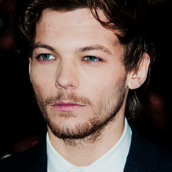 stylinsooon:sometimes louis has this cold